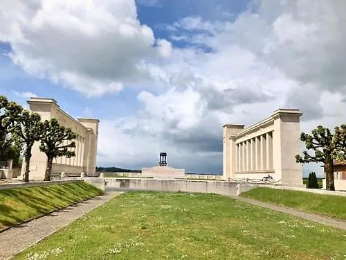 Le Bras D'or Отель Varennes-en-Argonne